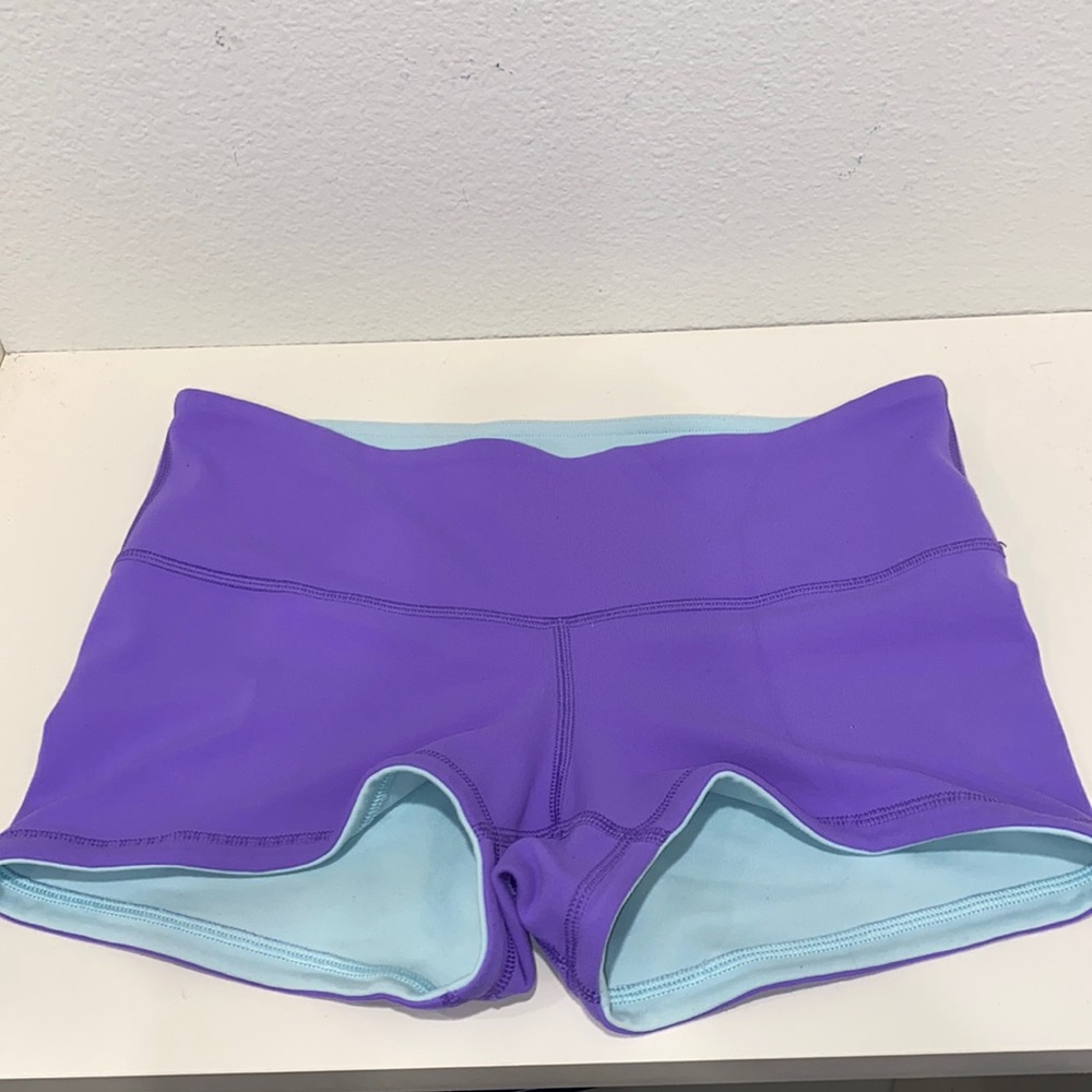 reversible lululemon shorts in lavender/baby blue
